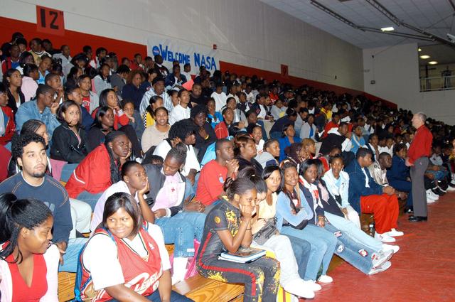 NASA image: KSC-04pd1986