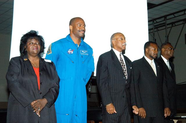 NASA image: KSC-04pd1994