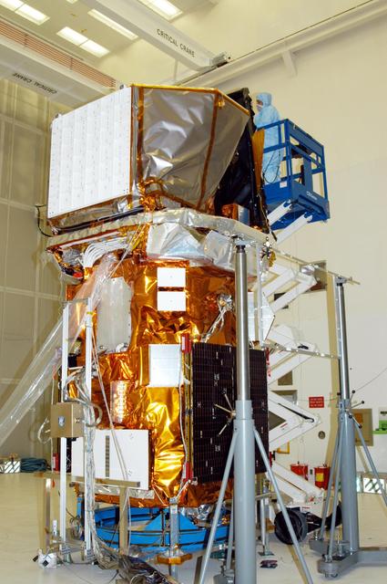 NASA image: KSC-04pd2081