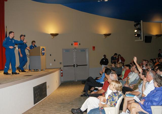 NASA image: KSC-05pd2388