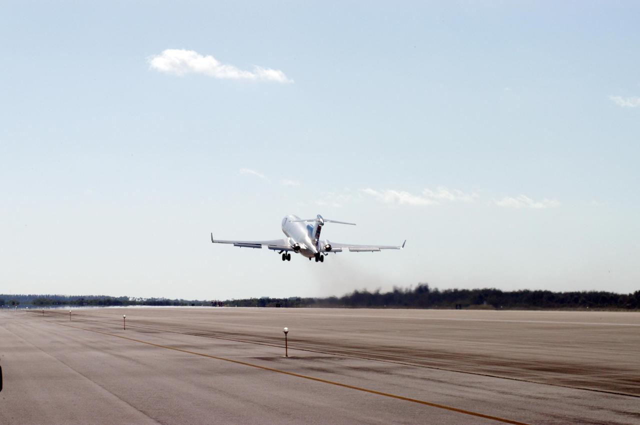 KENNEDY SPACE CENTER, FLA. - The Boeing 727-200 aircraft used for weightless flights by Zero Gravity Corporation, known as ZERO-G, of Fort Lauderdale, Fla., is airborne from Kennedy Space Center’s shuttle landing facility. NASA and ZERO-G demonstrated Nov. 5 the expanded access to and use of the space shuttle's runway and landing facility at Kennedy Space Center for non-NASA activities. The group of passengers, called "Flyers," were predominantly teachers who performed simple microgravity experiments they can share with their students back in the classroom.
