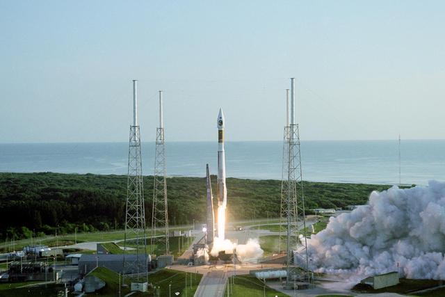 NASA image: KSC-05pp1875