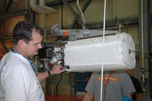 NASA image: KSC-06pd0004