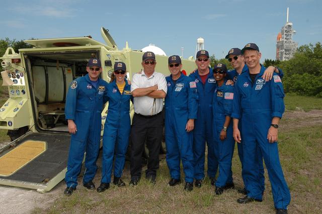 NASA image: KSC-06pd1111