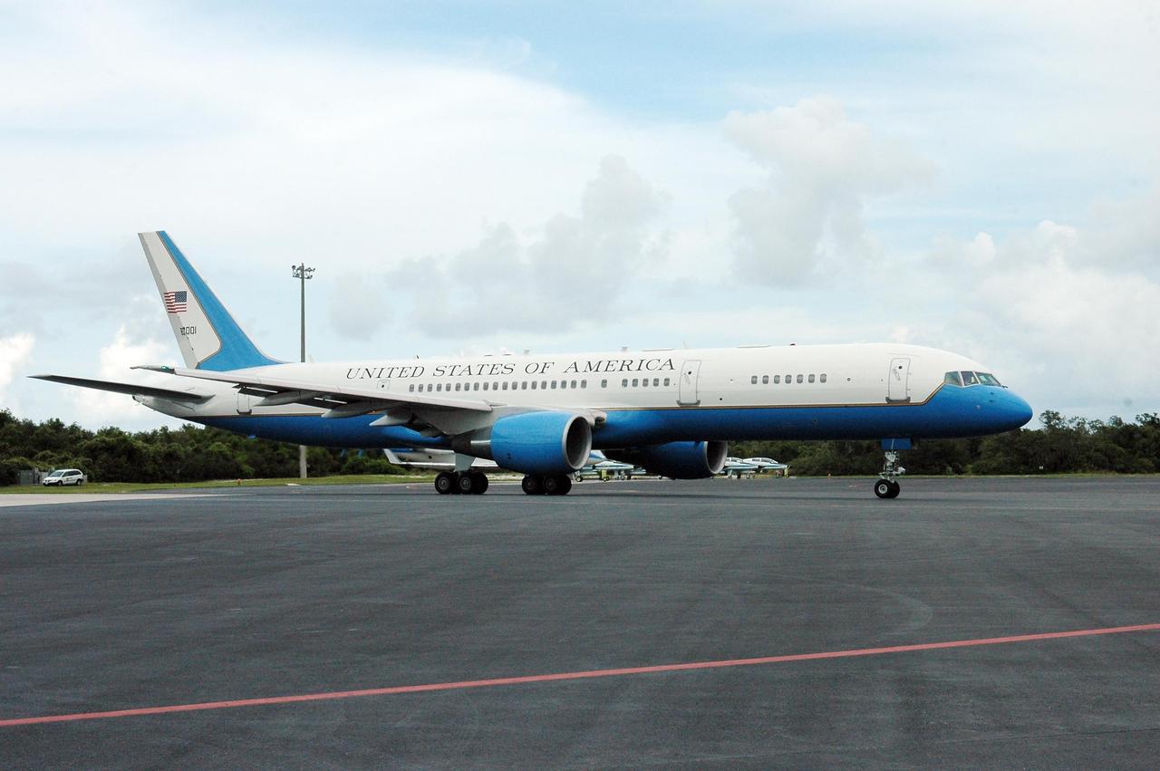 KENNEDY SPACE CENTER, FLA. - On the Skid Strip at Cape Canaveral Air Force Station in Florida,  Air Force Two, carrying U.S. Vice President Dick Cheney and his family, is ready for a return trip to Washington.  Cheney flew in earlier to witness the launch of Space Shuttle Discovery on mission STS-121.  The launch was scrubbed due to weather concerns and postponed 24 hours.   Photo credit: NASA/Kim Shiflett