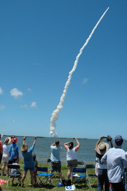 NASA image: KSC-06pd1436