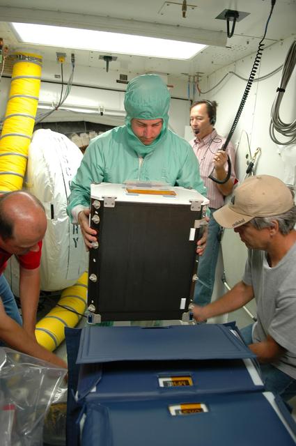 NASA image: KSC-06pd1453