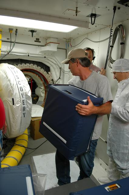 NASA image: KSC-06pd1454