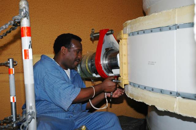 NASA image: KSC-06pd1518