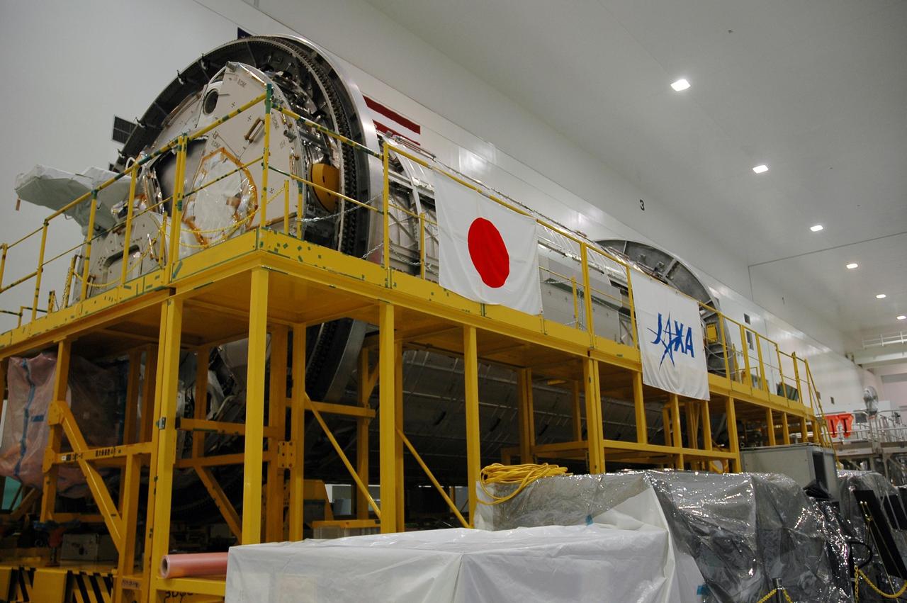 KENNEDY SPACE CENTER, FLA. - In the Space Station Processing Facility, the Japanese Experiment Module (JEM) awaits its flight to the International Space Station (ISS).  The JEM, developed by the Japan Aerospace Exploration Agency (JAXA) for installation on the ISS, is named Kibo -- which means "hope" in Japanese -- and will enhance the unique research capabilities of the orbiting complex by providing an additional environment for astronauts to conduct science experiments.  Research conducted in Kibo will focus on space medicine, biology, Earth observations, material production, biotechnology and communications. Photo credit: NASA/Amanda Diller