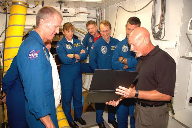 NASA image: KSC-06pd1774