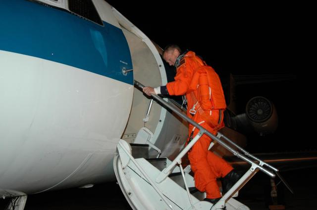 NASA image: KSC-06pd2025