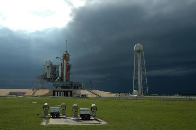 NASA image: KSC-06pd2065