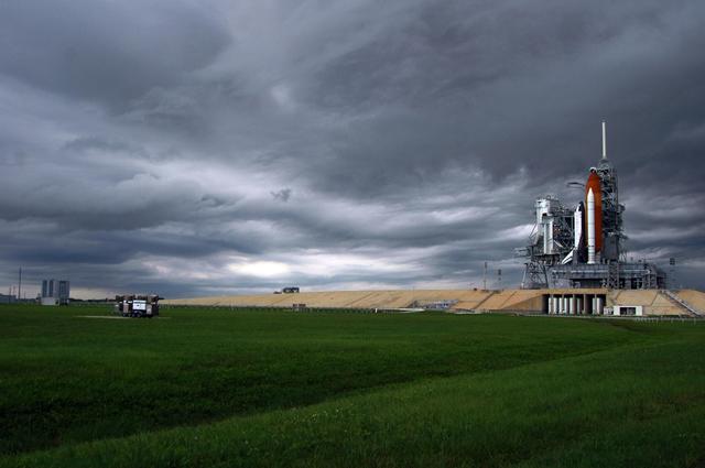 NASA image: KSC-06pd2066
