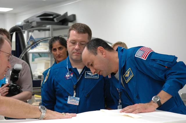 NASA image: KSC-06pd2312