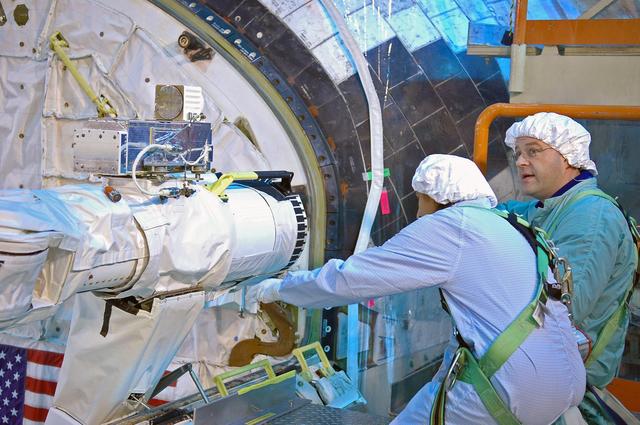 NASA image: KSC-06pd2349