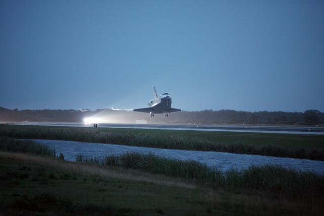 NASA image: KSC-06pd2872