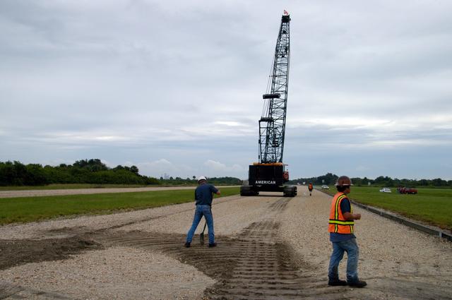 NASA image: Large Crawler Crane for new lightning protection system