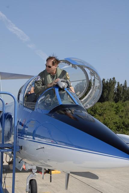 NASA image: KSC-07pd0908