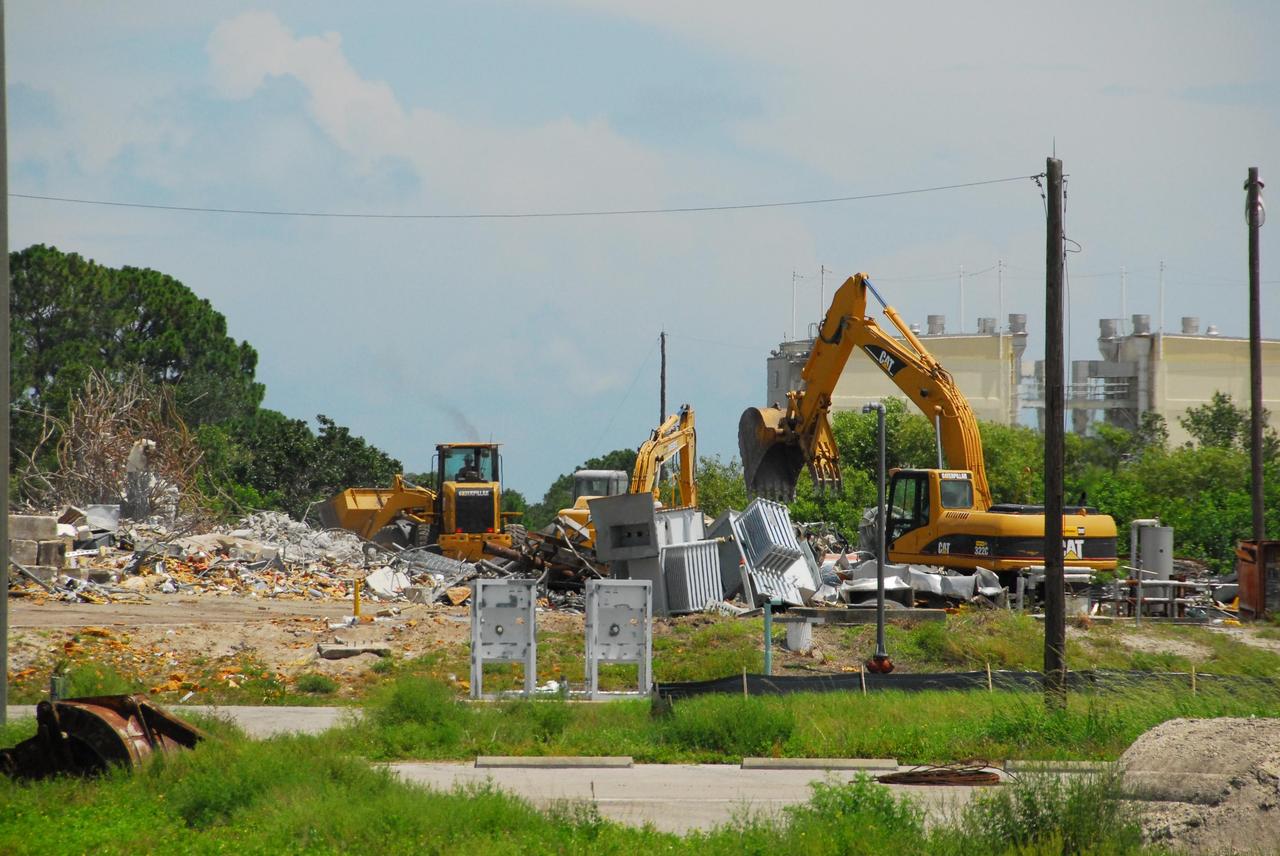 KENNEDY SPACE CENTER, FLA. -- The SAEF II Payload Processing Facility (M7-1210) was demolished having outlived its useful life. Located in the Industrial Area, the facility was originally built for the Viking Program in the mid-1970s. It was abandoned in 2004 and placed on the demolition list because it was no longer used due to the condition of the facility. NASA/George Shelton