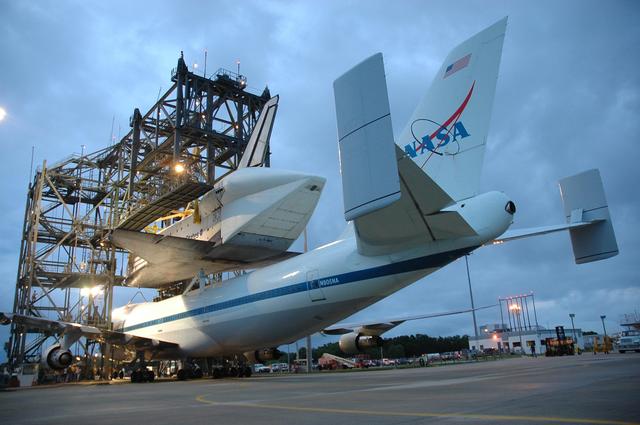 NASA image: KSC-07pd1785