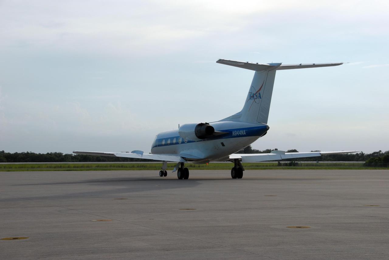 KENNEDY SPACE CENTER, Fla.  --  One of two shuttle training aircraft, or STA, taxis out to the runway at the Shuttle Landing Facility.  STS-118 Commander Scott Kelly and Pilot Charlie Hobaugh are each piloting one of the STAs for landing practice.  The practice is part of Terminal Countdown Demonstration Test, or TCDT, activities that include a simulated launch countdown. The STA is a Grumman American Aviation-built Gulf Stream II jet that was modified to simulate an orbiter's cockpit, motion and visual cues, and handling qualities. In flight, the STA duplicates the orbiter's atmospheric descent trajectory from approximately 35,000 feet altitude to landing on a runway. The STS-118 mission is the 22nd flight to the International Space Station and is targeted for launch on Aug. 7.  The mission payload aboard Space Shuttle Endeavour includes the S5 truss, a SPACEHAB module and external stowage platform 3.  NASA/George Shelton
