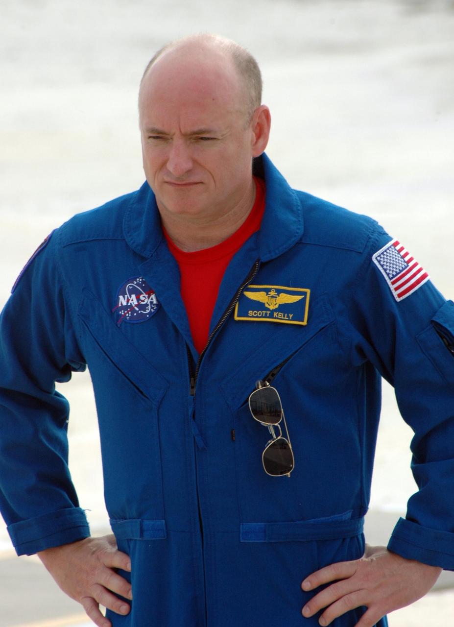 KENNEDY SPACE CENTER, Fla.  --  In the slidewire basket bunker area of Launch Pad 39A, STS-118 Commander Scott Kelly waits to begin a media interview before the crew's morning training activities in the terminal countdown demonstration test, or TCDT.  Those activities include M-113 training, payload familiarization, the emergency egress training at the pad and a simulated launch countdown.  The mission is the 22nd flight to the International Space Station and Space Shuttle Endeavour will carry a payload including the S5 truss, a SPACEHAB module and external stowage platform 3. STS-118 is targeted for launch on Aug. 7.  Photo credit: NASA/Ken Thornsley