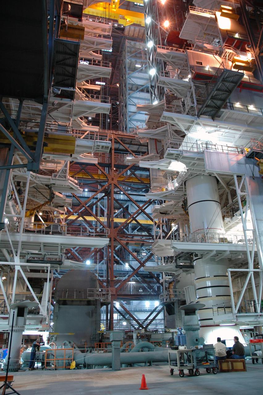 KENNEDY SPACE CENTER, FLA. -- In the Vehicle Assembly Building, the STS-120 solid rocket booster left aft booster and left aft center segments are being stacked on the mobile launcher platform. STS-120 will be the 23rd flight to the International Space Station. Space Shuttle Discovery will carry the U.S. Node 2. Launch is targeted for Oct. 20. NASA/Jim Grossmann