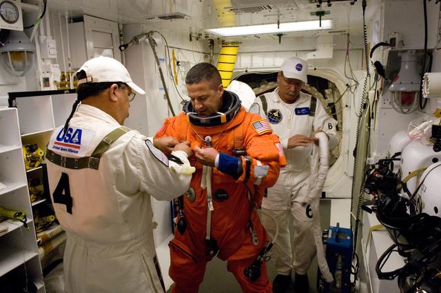 NASA image: KSC-07pd2978