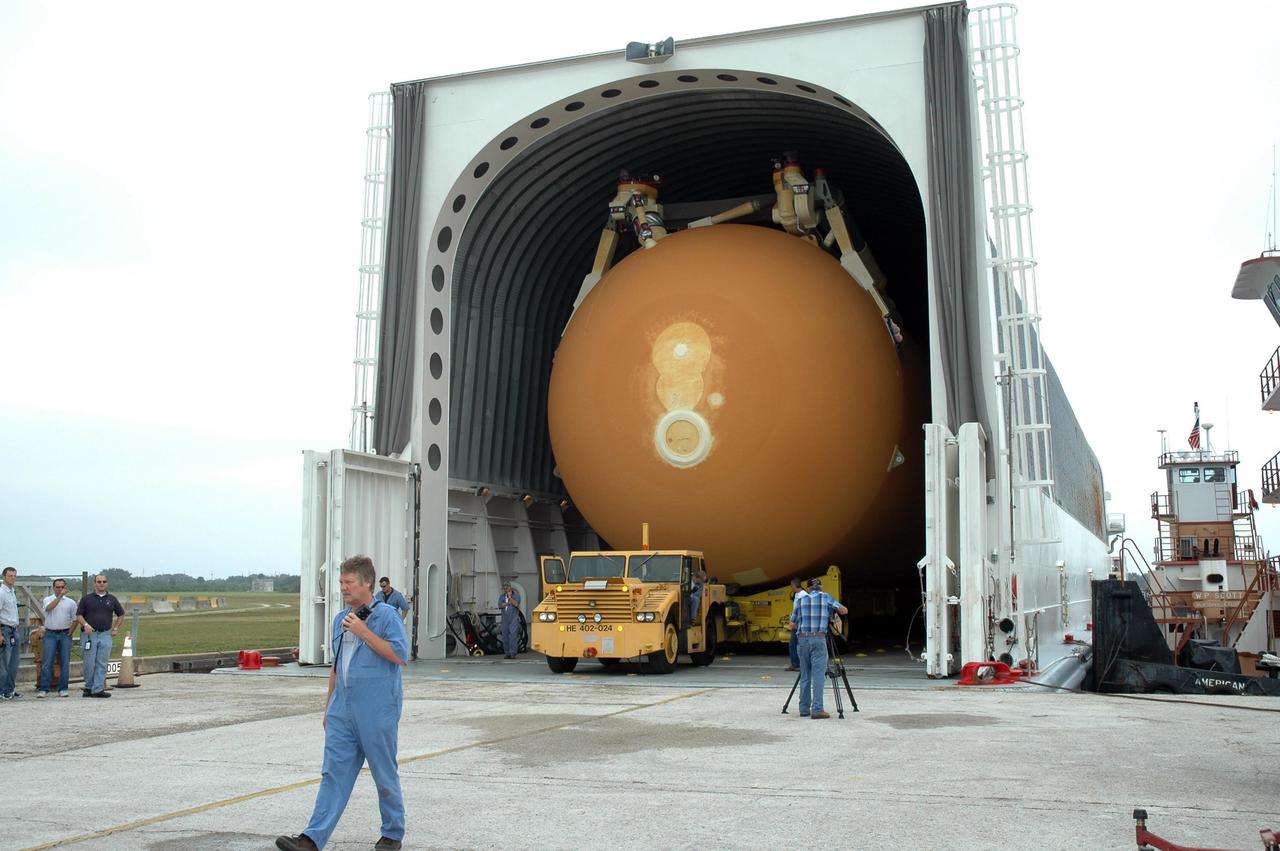 KENNEDY SPACE CENTER, FLA. -- At the Launch Complex 39 Area turn basin at NASA's Kennedy Space Center, external tank is ready to be offloaded from the Pegasus barge. The tank will be used for space shuttle Endeavour's STS-123 mission. After offloading, the tank will be transported to the Vehicle Assembly Building. Endeavour is targeted for launch to the International Space Station on Feb. 14. Photo credit: NASA/Jim Grossmann