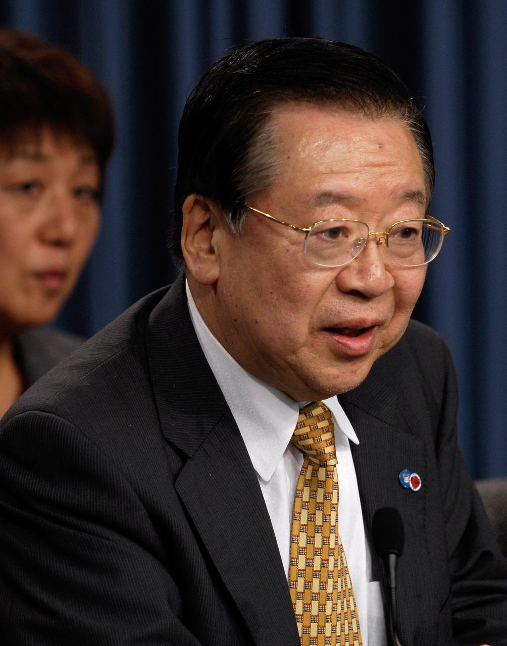 CAPE CANAVERAL, Fla. --- Kaoru Mamiya, Japan Aerospace Exploration Agency vice president, answers a question during a media briefing held after the successful landing of space shuttle Endeavour to conclude the STS-123 mission. Endeavour landed on the second opportunity, on orbit 250, at 8:39:08 p.m. EDT. The STS-123 mission delivered the first segment of the Japan Aerospace Exploration Agency's Kibo laboratory and the Canadian Space Agency's two-armed robotic system, known as Dextre. Photo credit: NASA/Kim Shiflett