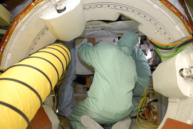 NASA image: KSC-08pd1463