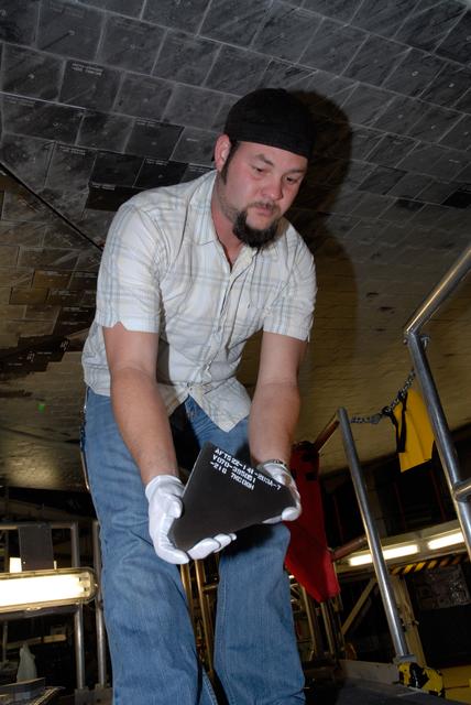 NASA image: KSC-08pd2143