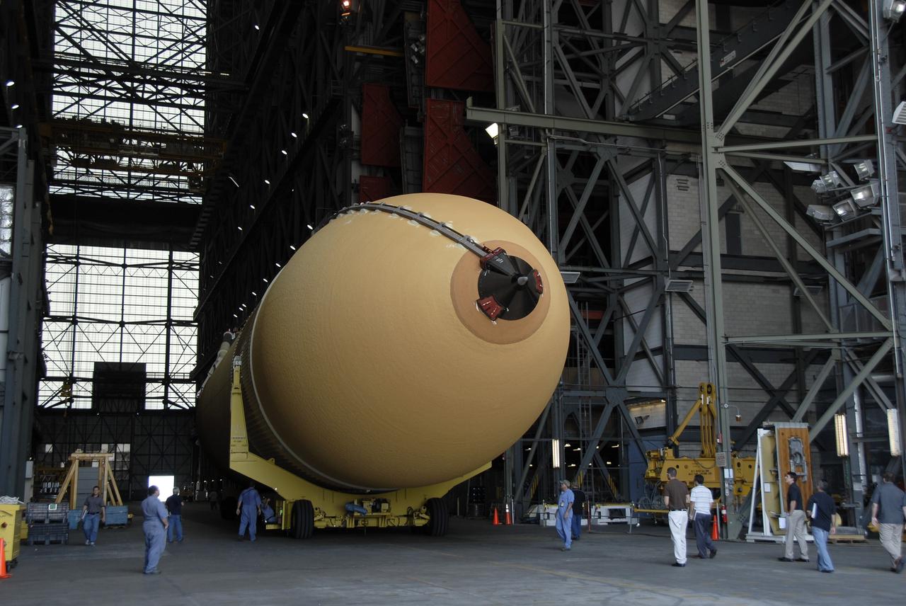 CAPE CANAVERAL, Fla. – The external fuel tank for space shuttle Endeavour's STS-126 mission to the International Space Station comes to rest in the transfer aisle of the Vehicle Assembly Building at NASA's Kennedy Space Center. The tank arrived earlier after a six-day ocean voyage towed by a solid rocket booster retrieval ship from the Michoud Assembly Facility near New Orleans. The tank will be lifted and lowered into a checkout cell. The STS-126 mission will deliver a Multi-Purpose Logistics Module to the International Space Station. Launch is targeted for Nov. 10. Photo credit: NASA/Kim Shiflett