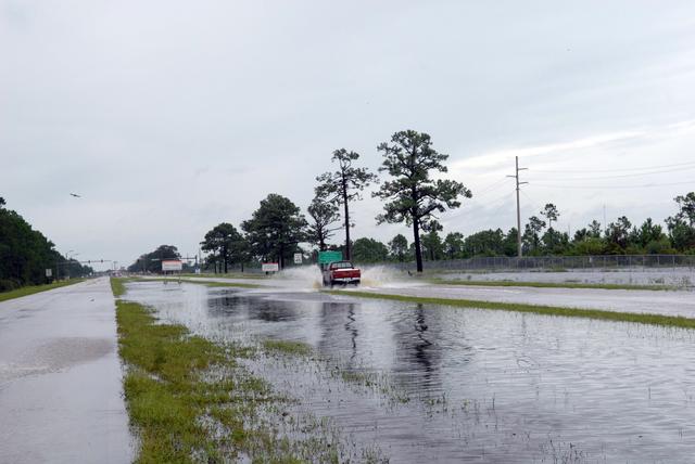 NASA image: KSC-08pd2427