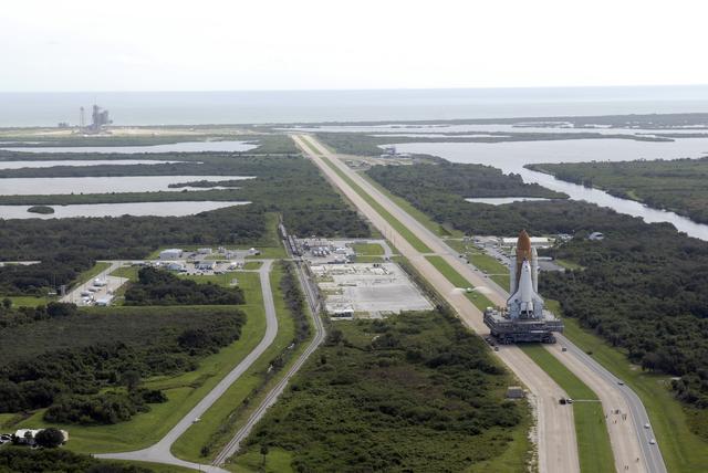 NASA image: KSC-08pd2539