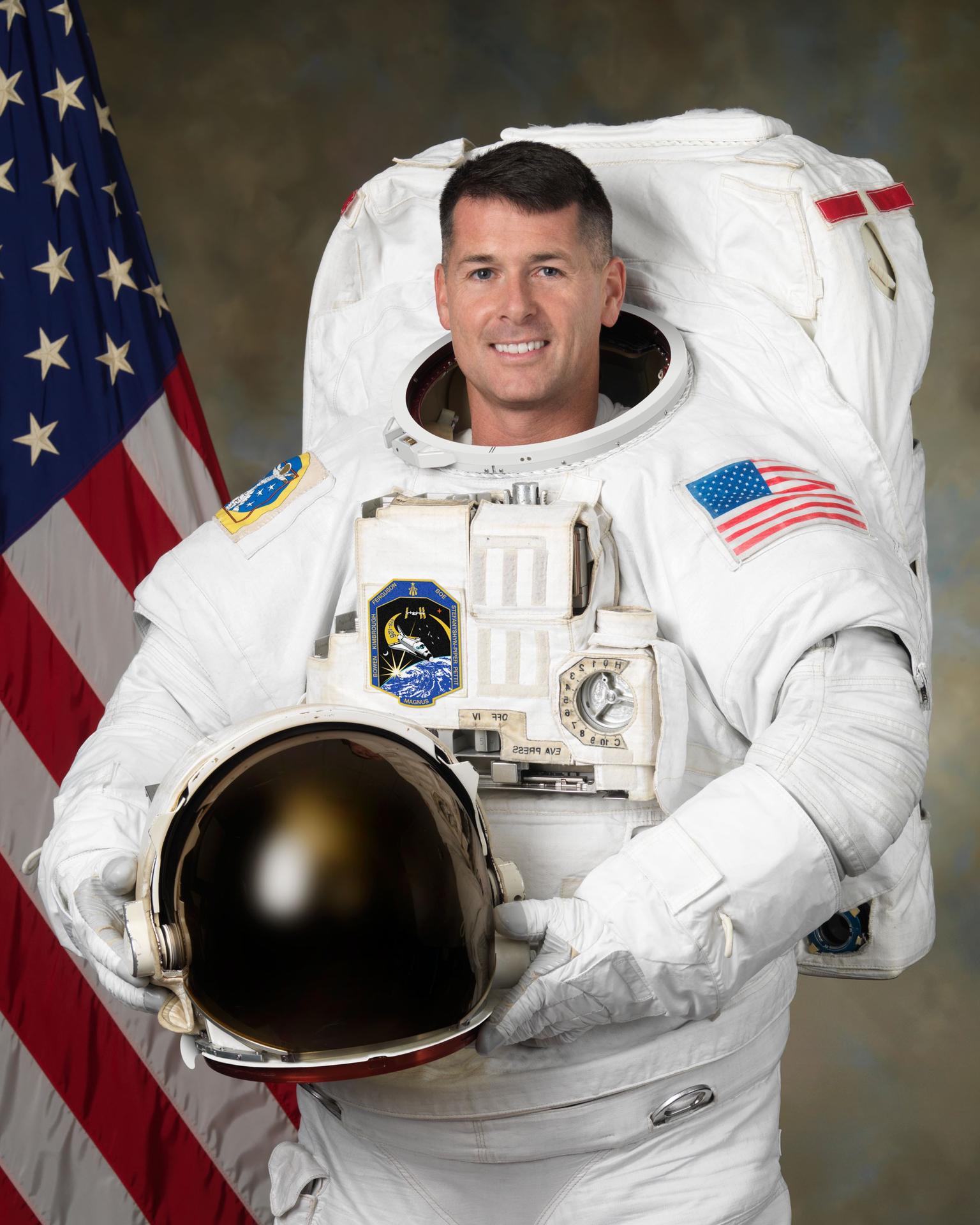 Official astronaut portrait for Robert Kimbrough