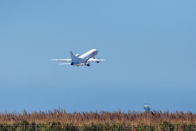 NASA image: KSC-08pd3141