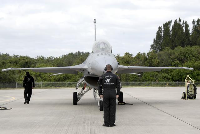 NASA image: KSC-08pd3554