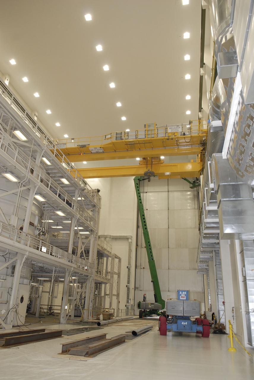CAPE CANAVERAL, Fla. – Segments of a new crane are tested inside the Operations and Checkout Building at NASA's Kennedy Space Center in Florida. The new O&C low-bay crane is a 25-ton overhead bridge crane built for Lockheed Martin and Space Florida by American Crane and Equipment Corporation in Douglasville, Pa. The crane has a bridge span of 78’-2” and a hook height of 48’-10”. The crane will be used for lifting and moving flight hardware, fixtures and equipment in support of the Orion spacecraft manufacturing. Part of NASA's Constellation Program, the Orion spacecraft will return humans to the moon and prepare for future voyages to Mars and other destinations in our solar system. Photo credit: NASA/Kim Shiflett