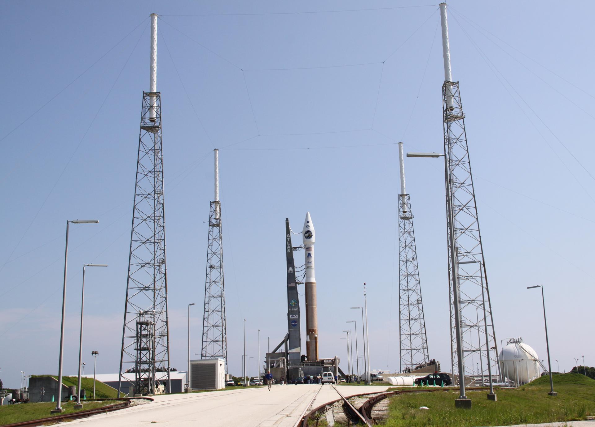 KSC-2009-3748