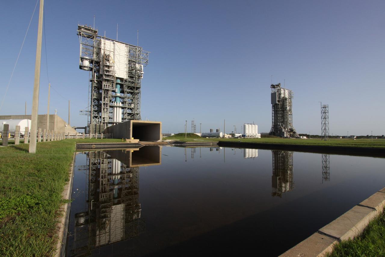 CAPE CANAVERAL, Fla. – The enclosed Space Tracking and Surveillance System – Demonstrators, or STSS-Demo, spacecraft is being lifted into the mobile service tower on Cape Canaveral Air Force Station's Launch Pad 17-B.  The United Launch Alliance Delta II launch vehicle is already in place in the tower. The STSS Demo is a space-based sensor component of a layered Ballistic Missile Defense System designed for the overall mission of detecting, tracking and discriminating ballistic missiles.  STSS is capable of tracking objects after boost phase and provides trajectory information to other sensors. It will be launched by NASA for the Missile Defense Agency between 8 and 8:58 a.m. EDT Sept. 18.  Approved for Public Release 09-MDA-04886 (10 SEPT 09) Photo credit: NASA/Jack Pfaller