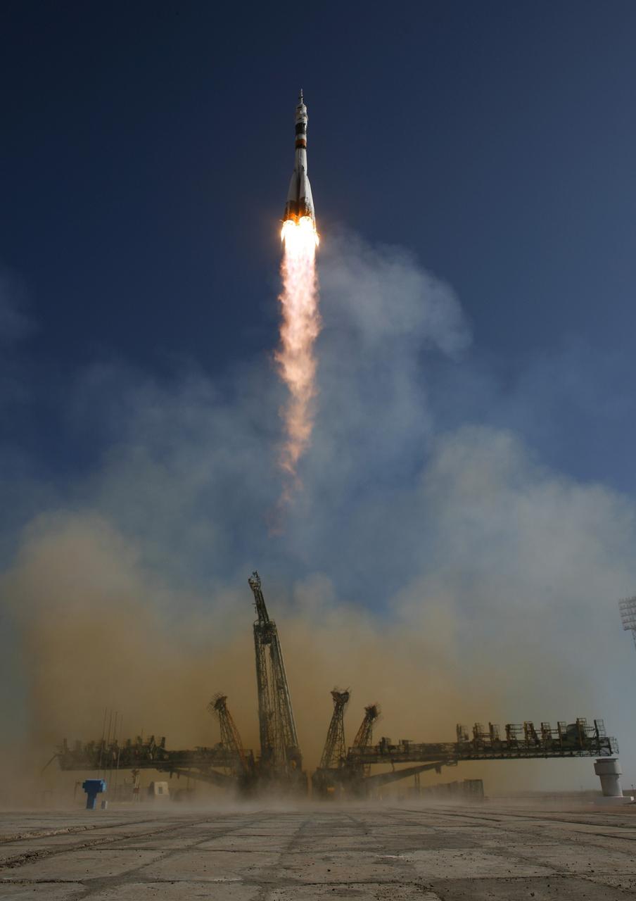 KAZAKHSTAN - The Soyuz TMA-16 launches from the Baikonur Cosmodrome in Kazakhstan on Wednesday, Sept. 30, 2009, carrying Expedition 21 Flight Engineer Jeffrey N. Williams, Flight Engineer Maxim Suraev and Spaceflight Participant Guy Laliberte to the International Space Station. (Photo Credit: NASA/Bill Ingalls)
