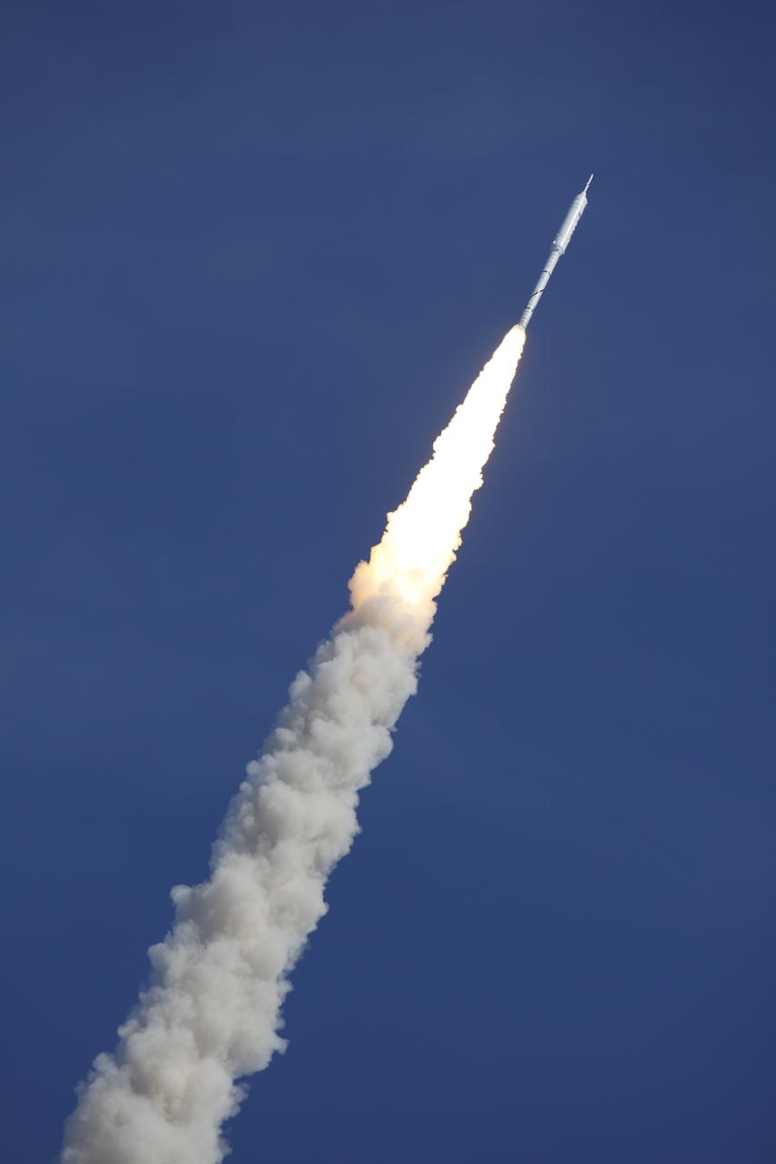 CAPE CANAVERAL, Fla. - Nearly twice as tall as the space shuttle, the Constellation Program's 327-foot-tall Ares I-X test rocket races off Launch Complex 39B at NASA's Kennedy Space Center in Florida.  The rocket produces 2.96 million pounds of thrust at liftoff and reaches a speed of 100 mph in eight seconds.    Liftoff of the 6-minute flight test was at 11:30 a.m. EDT Oct. 28. This was the first launch from Kennedy's pads of a vehicle other than the space shuttle since the Apollo Program's Saturn rockets were retired.  The parts used to make the Ares I-X booster flew on 30 different shuttle missions ranging from STS-29 in 1989 to STS-106 in 2000. The data returned from more than 700 sensors throughout the rocket will be used to refine the design of future launch vehicles and bring NASA one step closer to reaching its exploration goals.  For information on the Ares I-X vehicle and flight test, visit http://www.nasa.gov/aresIX.  Photo courtesy of Scott Andrews