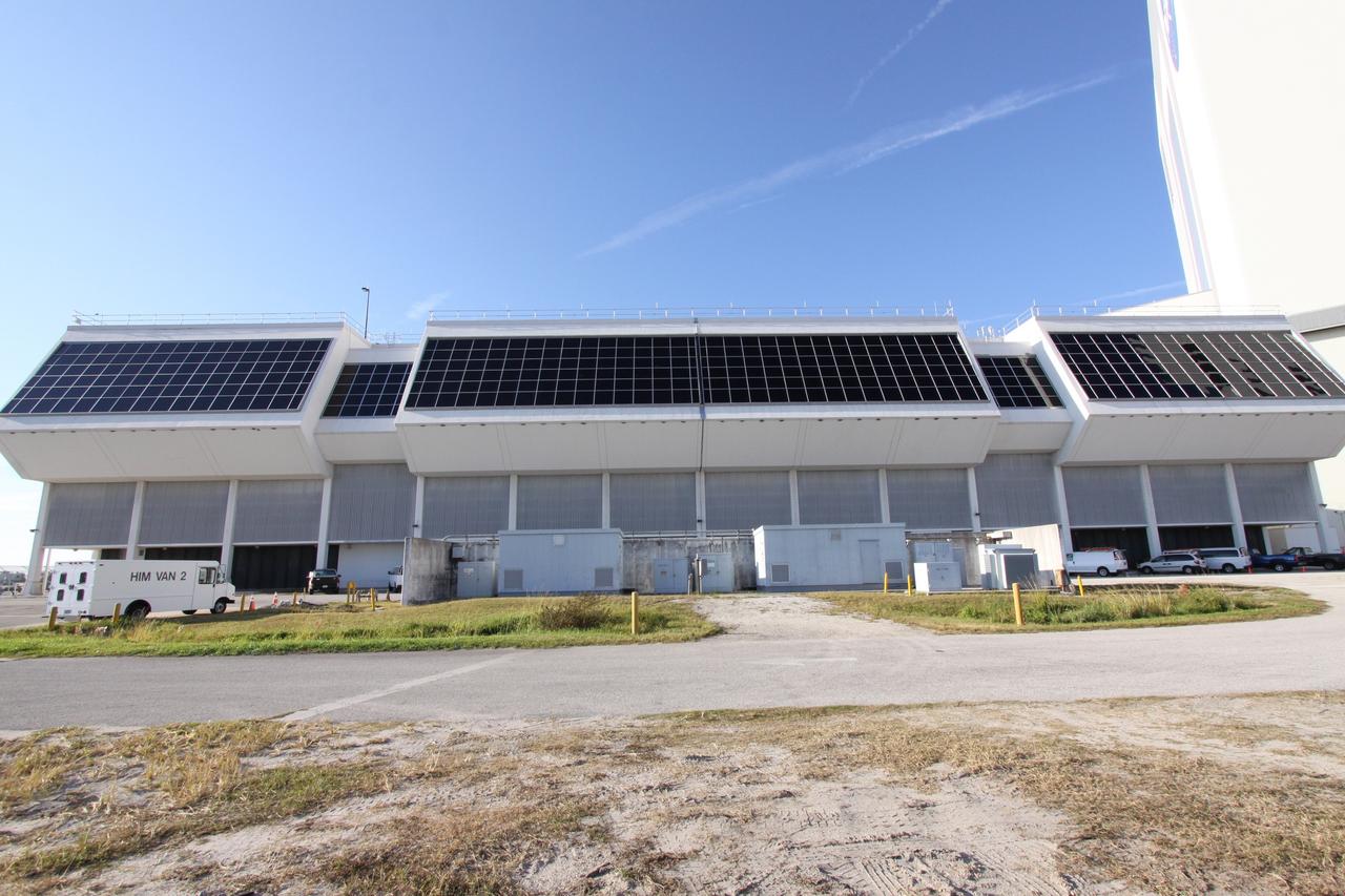 CAPE CANAVERAL, Fla. – The Launch Control Center at NASA's Kennedy Space Center in Florida is ready to support NASA's 21st century space program. The louvered windows installed during the Apollo era have been replaced with new, hurricane-rated window systems in the four firing rooms and vestibule areas between the firing rooms. To avoid operational impacts and protect the firing rooms from the elements, the new windows were installed on the outside of the original windows, enclosing the space formerly occupied by the louvers until the new windows were leak tested. Photo credit: NASA/Jack Pfaller