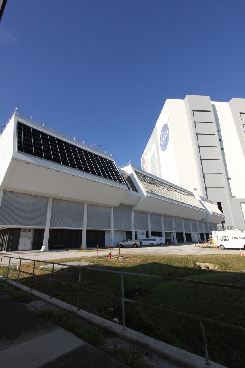 CAPE CANAVERAL, Fla. – The Launch Control Center at NASA's Kennedy Space Center in Florida is ready to support NASA's 21st century space program. The louvered windows installed during the Apollo era have been replaced with new, hurricane-rated window systems in the four firing rooms and vestibule areas between the firing rooms. To avoid operational impacts and protect the firing rooms from the elements, the new windows were installed on the outside of the original windows, enclosing the space formerly occupied by the louvers until the new windows were leak tested. Photo credit: NASA/Jack Pfaller