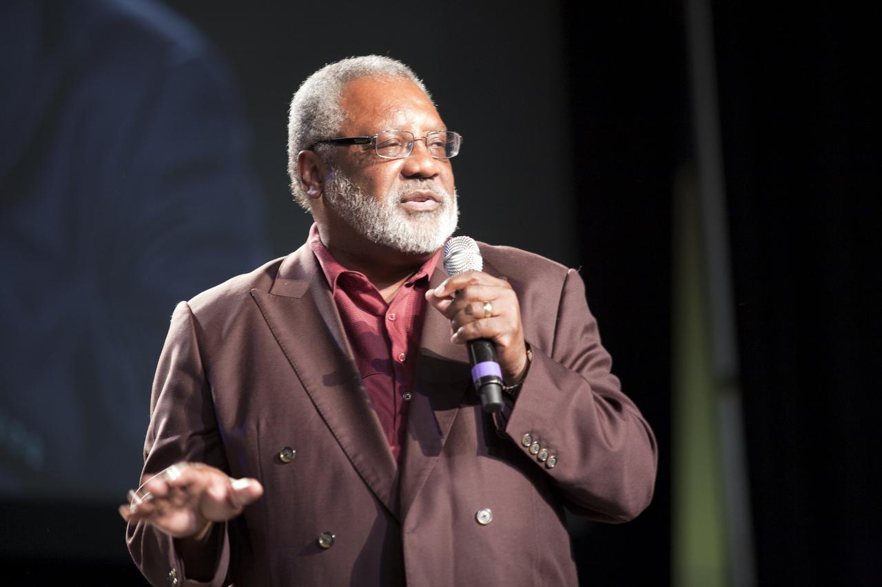 ORLANDO, Fla. -- During the 2010 Tom Joyner Family Reunion, Jim Jennings talks to attendees at the Gaylord Palms Convention Center in Orlando, Fla. To encourage student attendees to focus on pursuing careers in science, technology, engineering and mathematics (STEM), NASA featured some of its greatest legends and trailblazers during a panel discussion at the reunion event. Other panel members included NASA astronaut Leland Melvin, Christine Darden, Lew Braxton, Robyn Gordon, Jim Jennings, and space activist and actress Nichelle Nichols.    NASA's Education Office sponsored the panel discussion and educational activities as part of the agency's "Summer of Innovation" initiative and the federal "Educate to Innovate" campaign. Photo credit: NASA/Amanda Diller