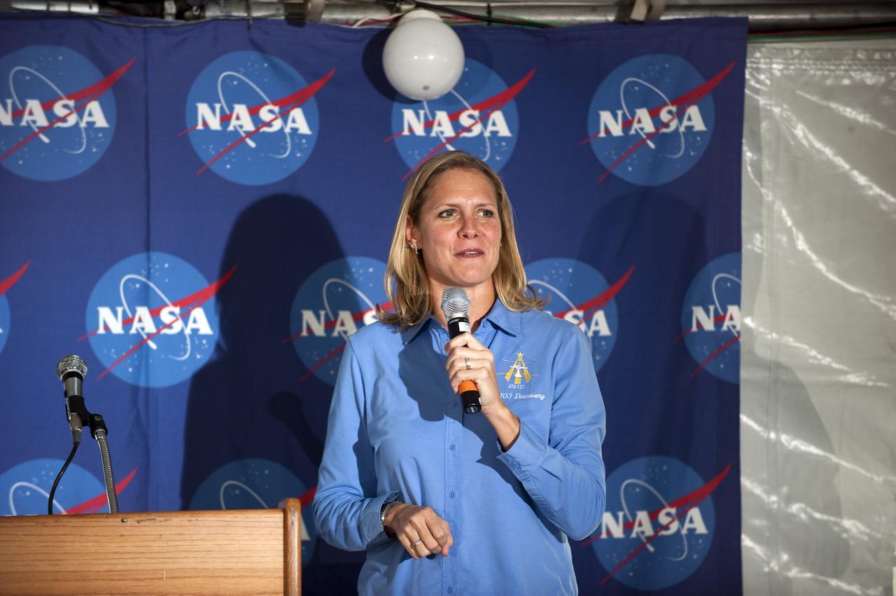 CAPE CANAVERAL, Fla. -- At NASA's Kennedy Space Center in Florida, space shuttle Discovery Flow Director Stephanie Stilson addresses participants of the STS-133 Tweetup. NASA is hosting about 150 of its Twitter followers from around the world and several dozen states and providing them with a behind-the-scenes perspective to share with their own followers on the social networking service.      The "Tweeps," as NASA calls them, will have a chance to tour Kennedy and meet with shuttle technicians, managers, engineers and astronauts. They also will receive a demonstration of Robonaut, a human-like robot similar to the one that will be delivered to the International Space Station on the STS-133 mission. Space shuttle Discovery and its STS-133 crew are scheduled to launch Nov. 3 at 3:52 p.m. EDT. For more information on the upcoming mission, visit www.nasa.gov/mission_pages/shuttle/shuttlemissions/sts133/. Photo credit: NASA/Kim Shiflett