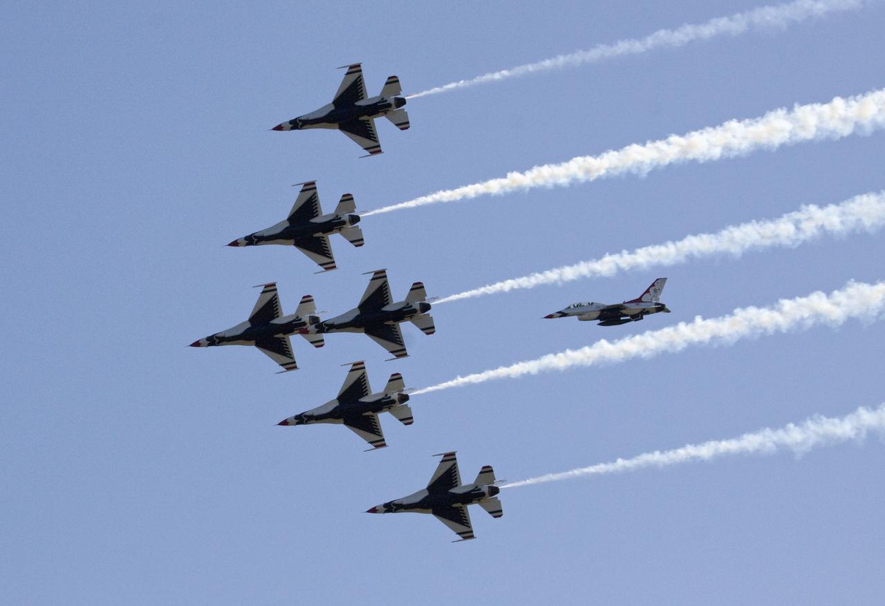 CAPE CANAVERAL, Fla. -- The U.S. Air Force Thunderbirds show their precision formation as they fly over NASA's Kennedy Space Center in Florida. They are taking part in the prerace festivities at the Daytona International Speedway for the 53rd running of the Daytona 500. Photo credit: NASA/Jack Pfaller
