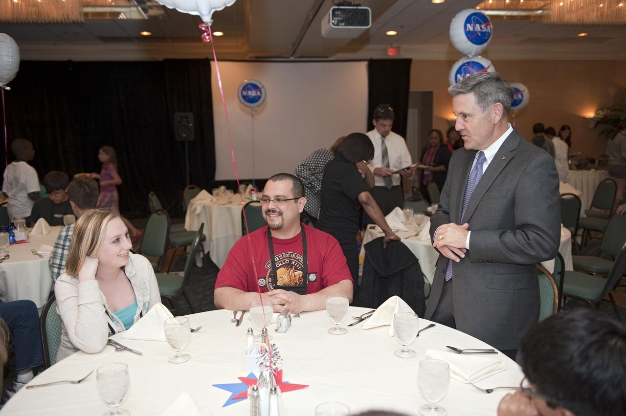 COCOA BEACH, Fla. -- NASA Kennedy Space Center Director Bob Cabana encourages fourth- through 12-grade students and their teachers from across the nation to "dream big" during the NASA Explorer Schools Symposium in Florida. During the event, May 4-7, about 60 students will tour Kennedy, the U.S. Astronaut Hall of Fame, and participate in several educational activities and a career panel question-and-answer session. The symposium also offers professional development opportunities for about 30 teachers. The participants were competitively selected after they completed an original investigation focused on existing NASA missions or research interests. Photo Credit: NASA/Kim Shiflett